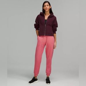 Lululemon Scuba High-Rise Jogger
Full Length (Pink Blossom)